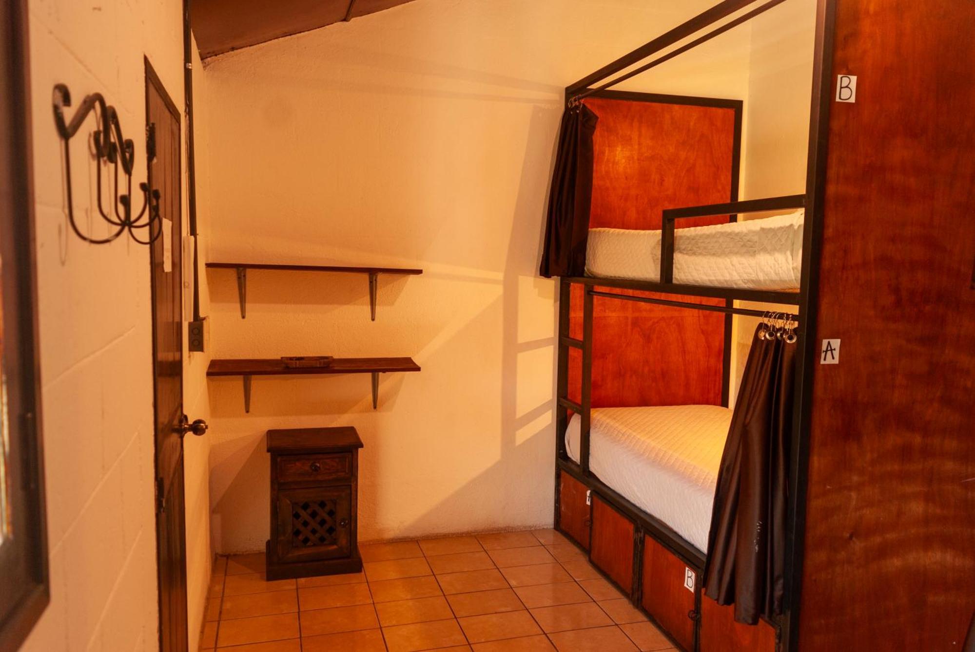 Tzunun Hostel Антигуа-Гватемала Экстерьер фото
